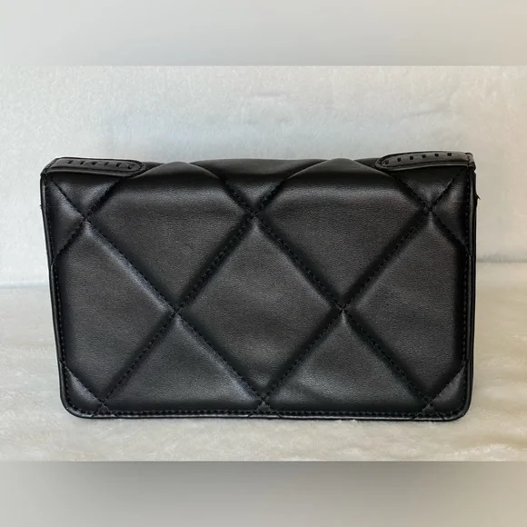 Vintage Chanel flap clutch quilted lambskin purse with gold Chanel CC logo. - Picture 3 of 15